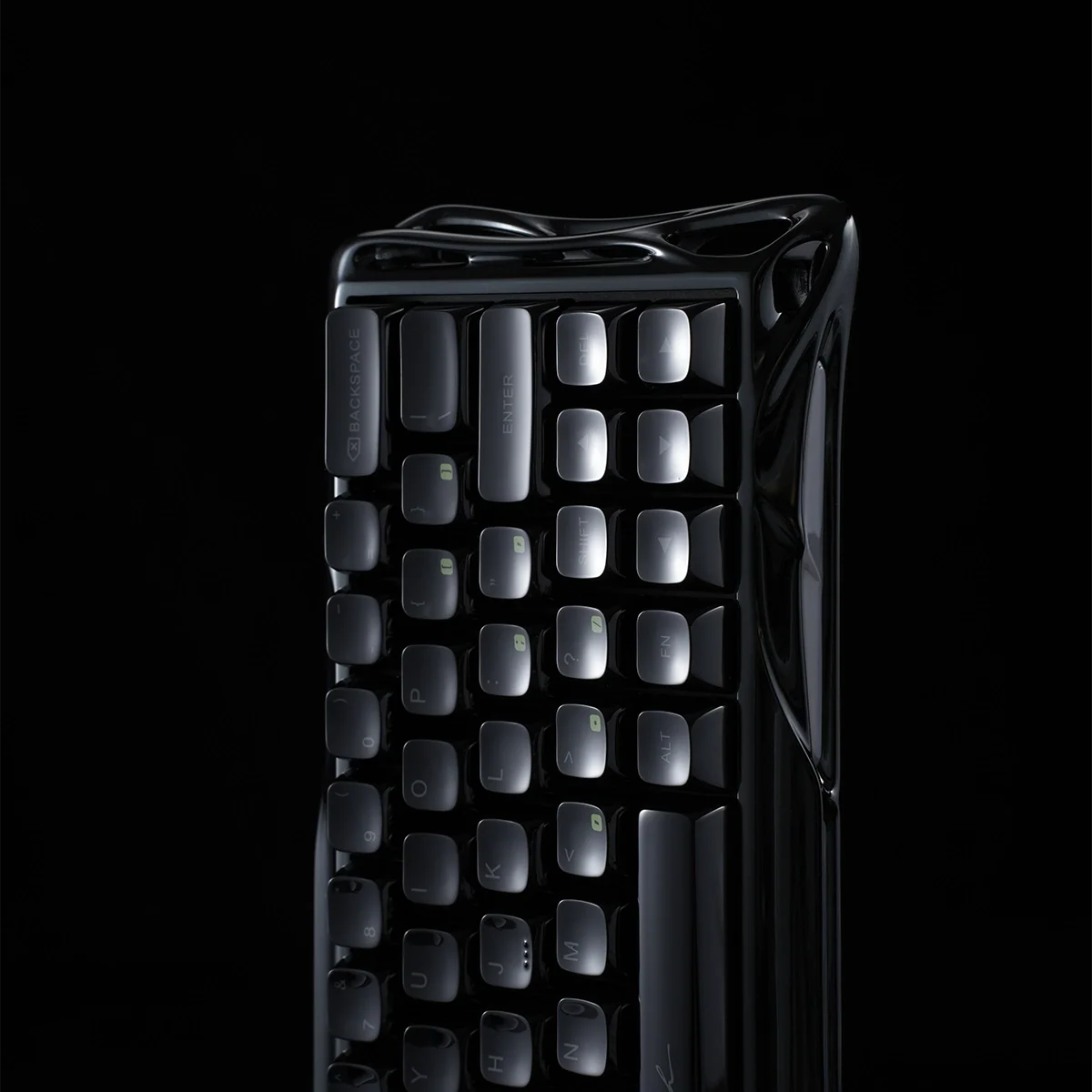 Mercury V60 Ultra 異星磁軸鍵盤｜雙核猛獸，性能燈光再進化