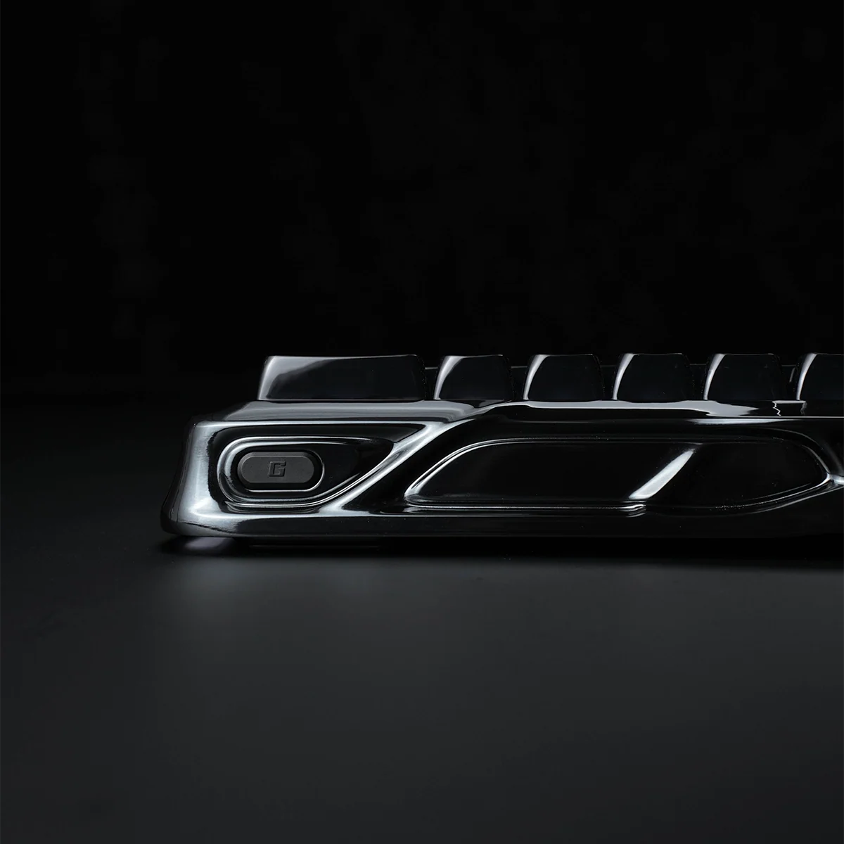 Mercury V60 Ultra 異星磁軸鍵盤｜雙核猛獸，性能燈光再進化